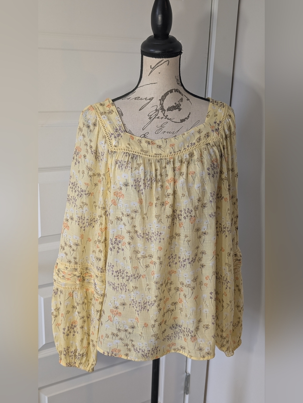 LC Lauren Conrad Pale Yellow Floral Square-Neck Blouse Size XL